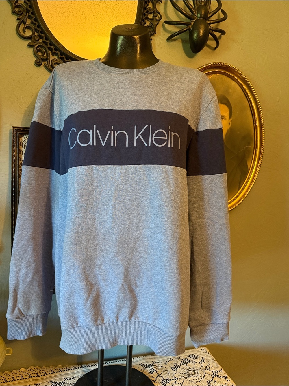 Calvin Klein Men's blue Crewneck Sweatshirt